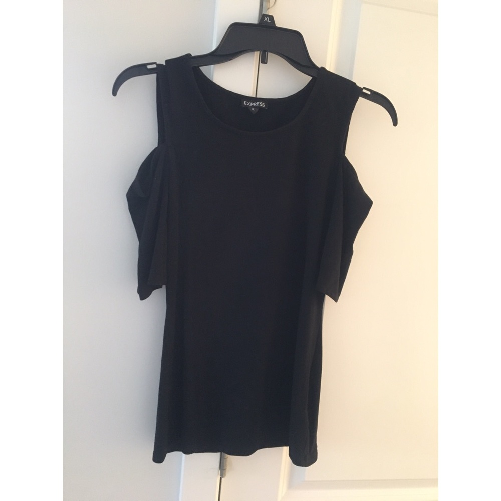 Off the shoulder shirt sleeve shirt